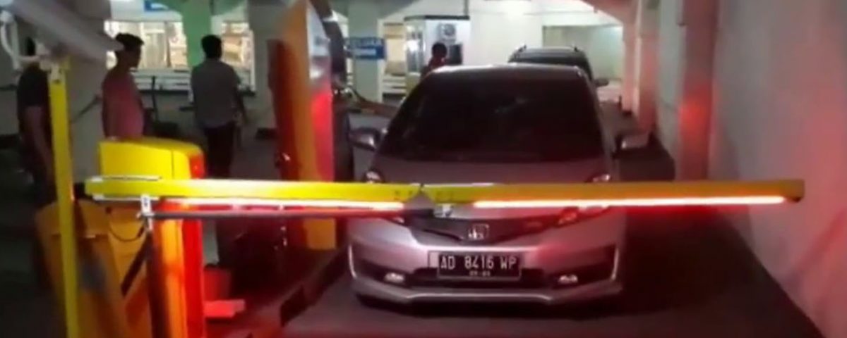 Portal Otomatis Matahari Singosaren Solo